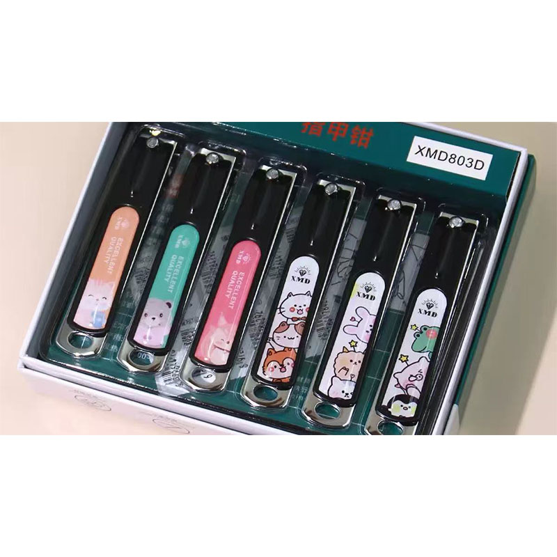 8cm Nail Clipper Black With Epoxy Resin - 6 Assort