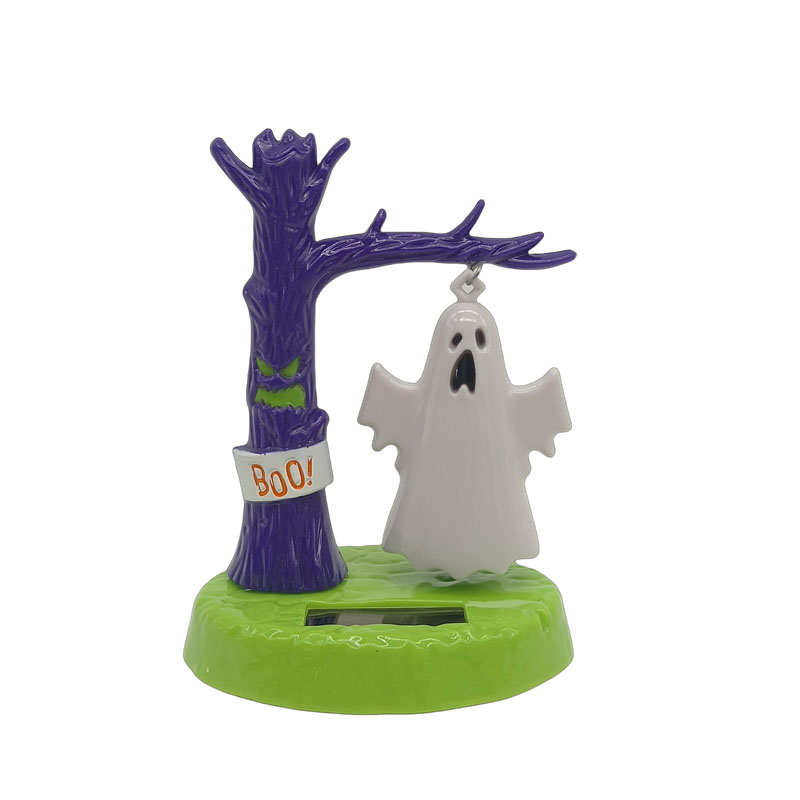 Ghost Hang on the Tree